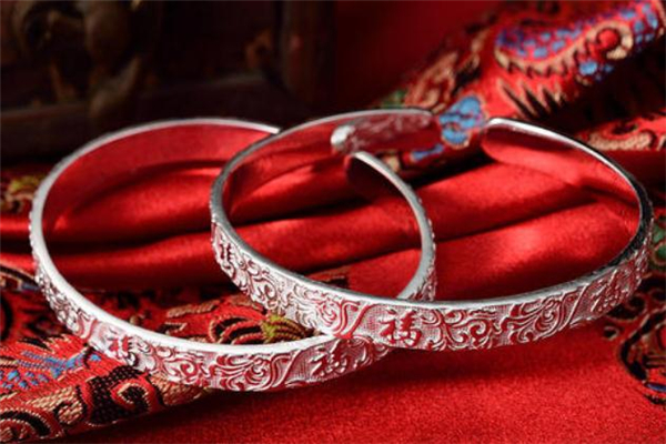 熊銀匠是什么牌子 熊銀匠是什么檔次 熊銀匠是什么牌子 熊銀匠是什么檔次