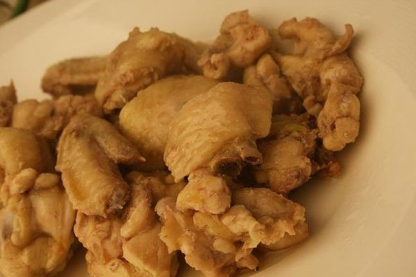 雞皮含有脂肪嗎 雞皮含有什么物質(zhì) 雞皮含有脂肪嗎 雞皮含有什么物質(zhì)