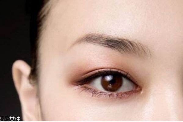 怎樣快速消除腫泡眼 腫泡眼可以按摩消除嗎 怎樣快速消除腫泡眼 腫泡眼可以按摩消除嗎