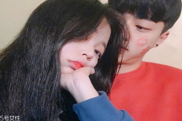 女生買單男生竟然默認(rèn)什么意思 買單不主動(dòng)的男生 女生買單男生竟然默認(rèn)什么意思 買單不主動(dòng)的男生