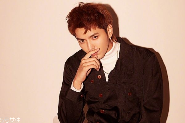 女生看男生第一眼會(huì)看哪里 女生看男生看哪里 女生看男生第一眼會(huì)看哪里 女生看男生看哪里