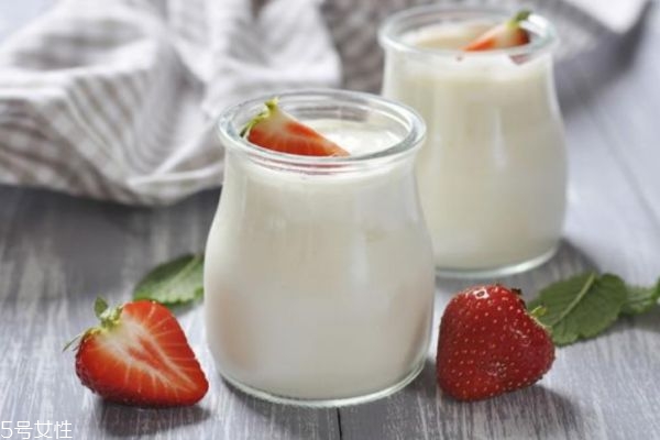 喝酸奶會(huì)長(zhǎng)胖嗎 酸奶的糖量高嗎 喝酸奶會(huì)長(zhǎng)胖嗎 酸奶的糖量高嗎