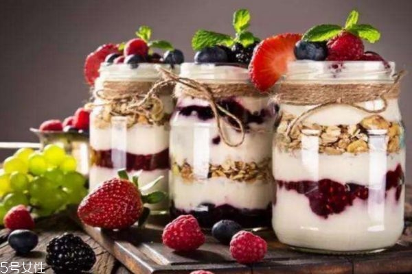 喝酸奶會(huì)長(zhǎng)胖嗎 酸奶的糖量高嗎 喝酸奶會(huì)長(zhǎng)胖嗎 酸奶的糖量高嗎