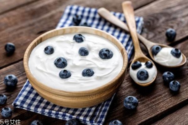 喝酸奶會(huì)長(zhǎng)胖嗎 酸奶的糖量高嗎 喝酸奶會(huì)長(zhǎng)胖嗎 酸奶的糖量高嗎