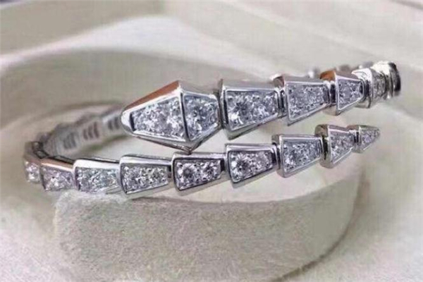 寶格麗蛇頭手鐲真假辨別 寶格麗蛇形手鐲真假鑒定 寶格麗蛇頭手鐲真假辨別 寶格麗蛇形手鐲真假鑒定