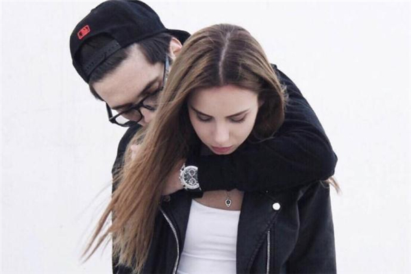 女朋友很忙怎么安慰她 女朋友很忙怎么關(guān)心她 女朋友很忙怎么安慰她 女朋友很忙怎么關(guān)心她