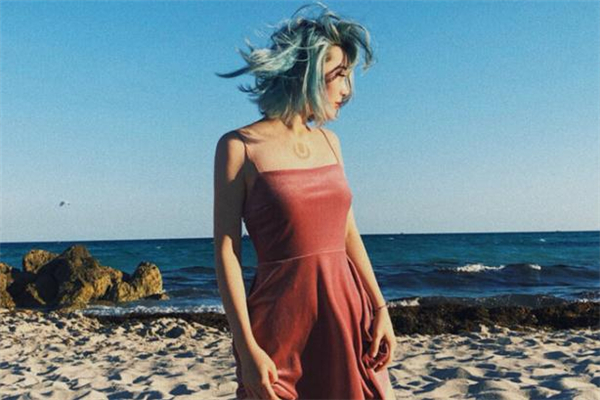 薄荷綠頭發(fā)怎么調(diào)出來比例 薄荷綠頭發(fā)需要漂嗎 薄荷綠頭發(fā)怎么調(diào)出來比例 薄荷綠頭發(fā)需要漂嗎