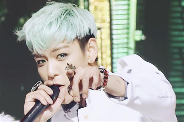 薄荷綠頭發(fā)怎么調(diào)出來比例 薄荷綠頭發(fā)需要漂嗎 薄荷綠頭發(fā)怎么調(diào)出來比例 薄荷綠頭發(fā)需要漂嗎