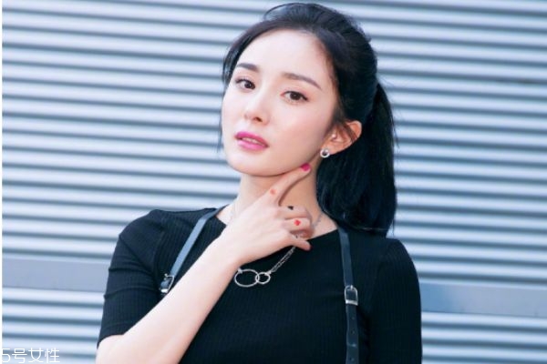 痘痘為什么會變白 痘痘變白了要擠掉嗎 痘痘為什么會變白 痘痘變白了要擠掉嗎