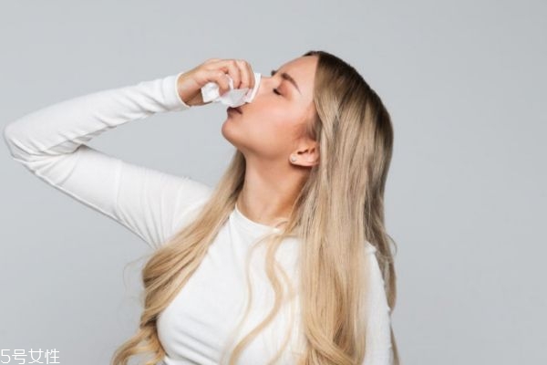 經(jīng)常按壓鼻子會(huì)變小嗎 怎么可以使鼻孔變小呢 經(jīng)常按壓鼻子會(huì)變小嗎 怎么可以使鼻孔變小呢