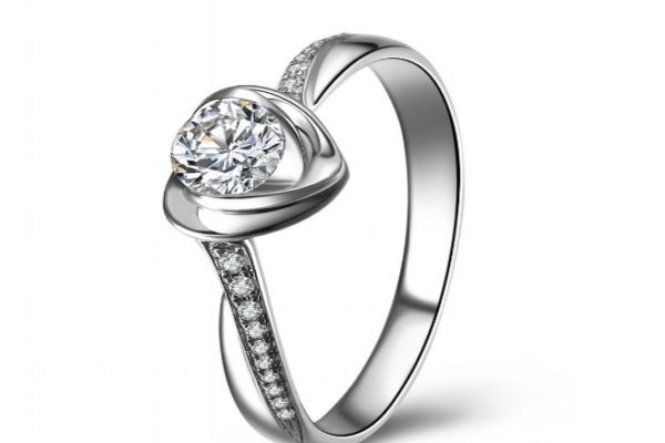 鉆石為什么那么貴呢 鉆石主要的作用有什么呢 鉆石為什么那么貴呢 鉆石主要的作用有什么呢