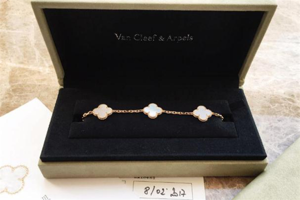 梵克雅寶五花手鏈尺寸 梵克雅寶五花手鏈長(zhǎng)度 梵克雅寶五花手鏈尺寸 梵克雅寶五花手鏈長(zhǎng)度