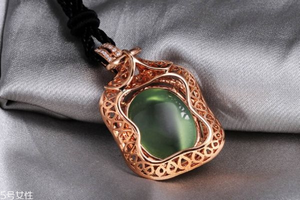 鉆石有什么顏色呢 鉆石的等級是怎么定的呢 鉆石有什么顏色呢 鉆石的等級是怎么定的呢