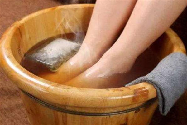 鹽水泡腳泡多久才有效 鹽水泡腳可以天天泡嗎 鹽水泡腳泡多久才有效 鹽水泡腳可以天天泡嗎