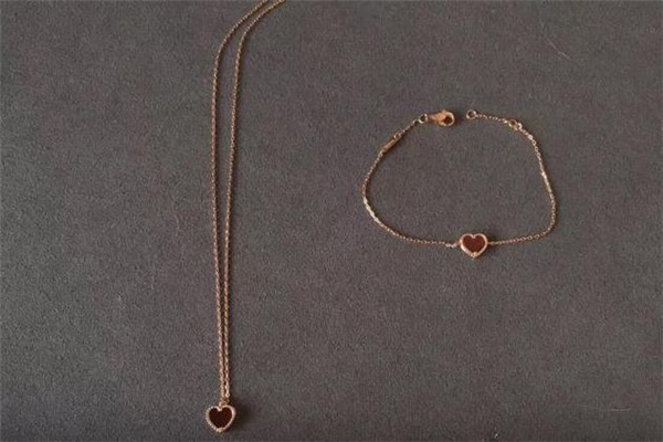 梵克雅寶愛(ài)心手鏈尺寸 梵克雅寶愛(ài)心手鏈長(zhǎng)度 梵克雅寶愛(ài)心手鏈尺寸 梵克雅寶愛(ài)心手鏈長(zhǎng)度