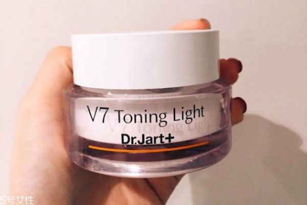 素顏霜傷害皮膚嗎 可以經常使用素顏霜嗎