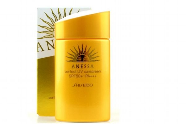 防曬霜可以經(jīng)常使用嗎 防曬霜會傷害皮膚嗎 防曬霜可以經(jīng)常使用嗎 防曬霜會傷害皮膚嗎