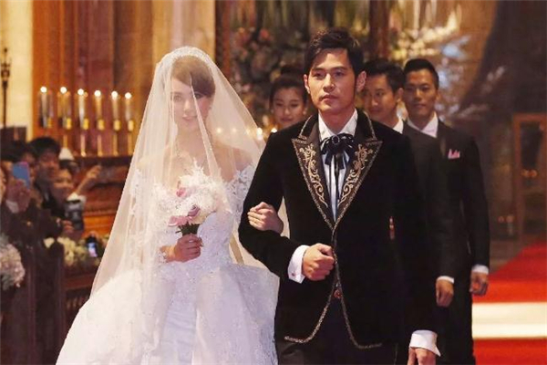 結(jié)婚一定要辦婚禮嗎 結(jié)婚不辦婚禮的人多嗎 結(jié)婚一定要辦婚禮嗎 結(jié)婚不辦婚禮的人多嗎