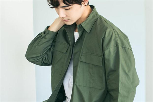 秋天男生穿什么外套好看 男生秋天適合穿什么外套 秋天男生穿什么外套好看 男生秋天適合穿什么外套