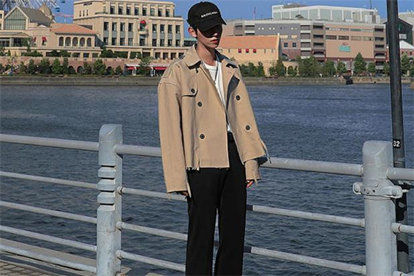 秋天男生穿什么外套好看 男生秋天適合穿什么外套 秋天男生穿什么外套好看 男生秋天適合穿什么外套