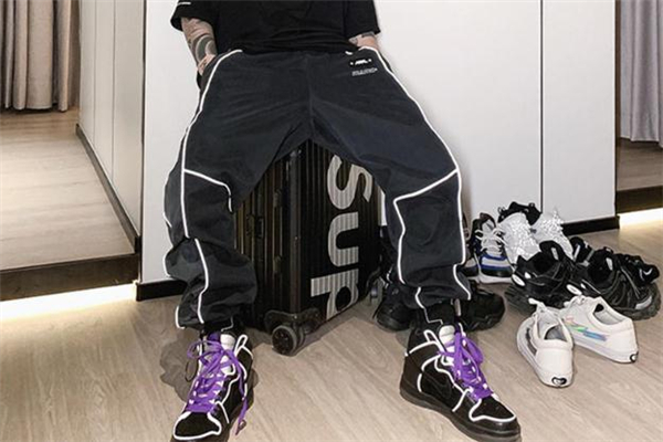 男生穿什么運動褲好看 今年流行什么樣的男士運動褲 男生穿什么運動褲好看 今年流行什么樣的男士運動褲