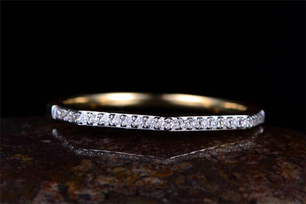 enzo和周生生哪個(gè)好 enzo和周生生品牌對(duì)比 enzo和周生生哪個(gè)好 enzo和周生生品牌對(duì)比