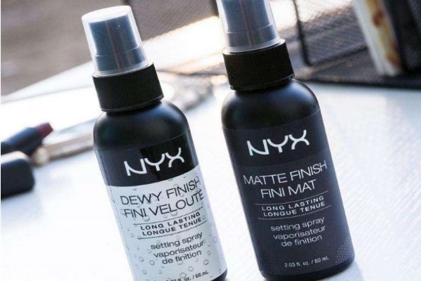 定妝噴霧好用還是散粉好用 選定妝噴霧還是散粉 定妝噴霧好用還是散粉好用 選定妝噴霧還是散粉