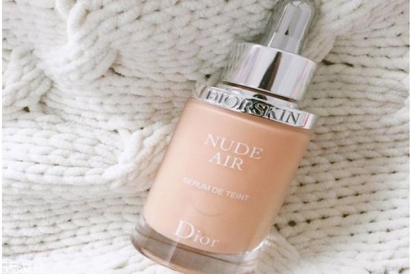 粉底液一次使用多少比較好 如何正確的使用粉底液 粉底液一次使用多少比較好 如何正確的使用粉底液