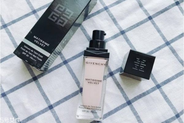 紀(jì)梵希柔霧啞光粉底液怎么樣 紀(jì)梵希柔霧啞光粉底液價(jià)格 紀(jì)梵希柔霧啞光粉底液怎么樣 紀(jì)梵希柔霧啞光粉底液價(jià)格