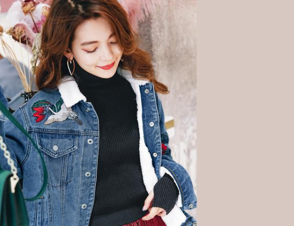 牛仔外套配什么褲子 女生穿牛仔外套配什么褲子好看 牛仔外套配什么褲子 女生穿牛仔外套配什么褲子好看