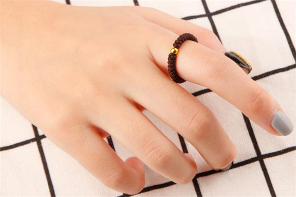轉(zhuǎn)運珠戒指編法 轉(zhuǎn)運珠戒指怎么編 轉(zhuǎn)運珠戒指編法 轉(zhuǎn)運珠戒指怎么編