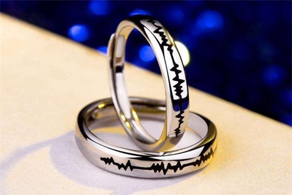 對(duì)戒是男方買(mǎi)還是女方買(mǎi) 對(duì)戒買(mǎi)什么材質(zhì)的好 對(duì)戒是男方買(mǎi)還是女方買(mǎi) 對(duì)戒買(mǎi)什么材質(zhì)的好