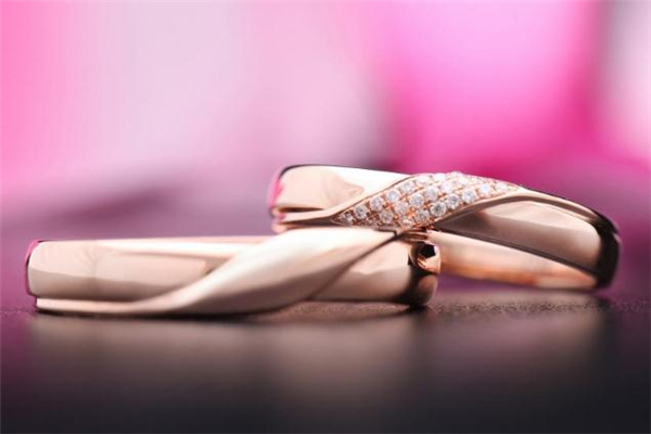 對(duì)戒是男方買(mǎi)還是女方買(mǎi) 對(duì)戒買(mǎi)什么材質(zhì)的好 對(duì)戒是男方買(mǎi)還是女方買(mǎi) 對(duì)戒買(mǎi)什么材質(zhì)的好