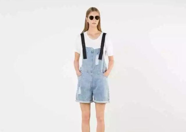 買什么款式的吊帶褲最好看 買什么款式的吊帶褲最好看