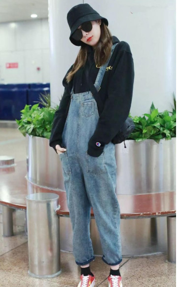 買什么款式的吊帶褲最好看 買什么款式的吊帶褲最好看