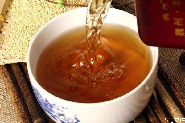 黃酒有什么營養(yǎng)價(jià)值呢 喝黃酒有什么好處呢 黃酒有什么營養(yǎng)價(jià)值呢 喝黃酒有什么好處呢