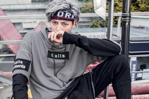 第一次約會如何牽手才不會被拒絕 約會中怎么牽手自然 第一次約會如何牽手才不會被拒絕 約會中怎么牽手自然