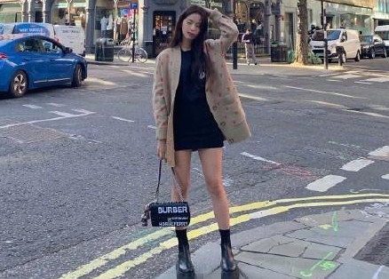 開衫毛衣里面搭配什么比較好 開衫毛衣里面搭配什么比較好