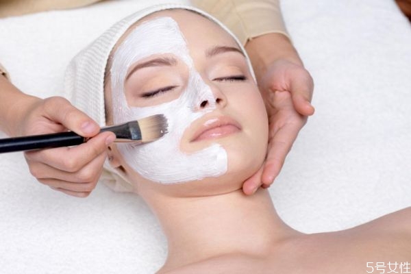 冬季什么時候敷面膜效果好 冬季哪種面膜易于肌膚吸收 冬季什么時候敷面膜效果好 冬季哪種面膜易于肌膚吸收