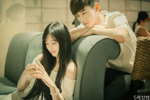 怎么樣和女孩子聊天 實(shí)用搭訕技巧 怎么樣和女孩子聊天 實(shí)用搭訕技巧