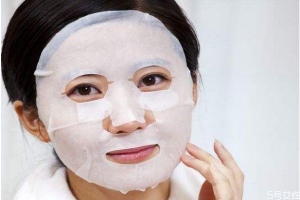 冬季干皮膚可以天天敷面膜嗎 冬季干皮膚適合敷什么面膜 冬季干皮膚可以天天敷面膜嗎 冬季干皮膚適合敷什么面膜