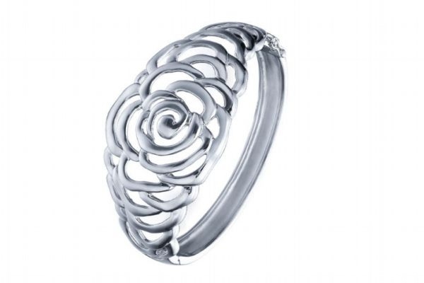 銀飾的市場價(jià)格貴嗎 一般銀飾的價(jià)格是怎么樣的呢 銀飾的市場價(jià)格貴嗎 一般銀飾的價(jià)格是怎么樣的呢