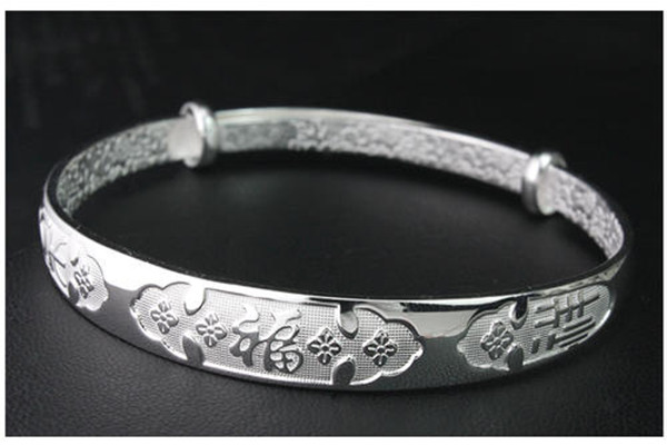 萬足銀手鐲價格受什么影響 萬足銀手鐲多少錢 萬足銀手鐲價格受什么影響 萬足銀手鐲多少錢