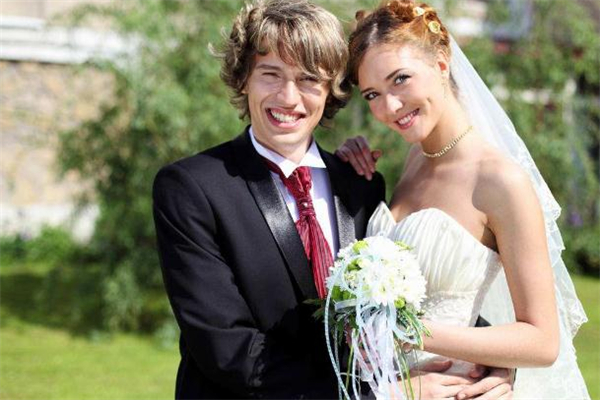 女生說早安怎么回復(fù) 女生說早安是喜歡男生嗎 女生說早安怎么回復(fù) 女生說早安是喜歡男生嗎