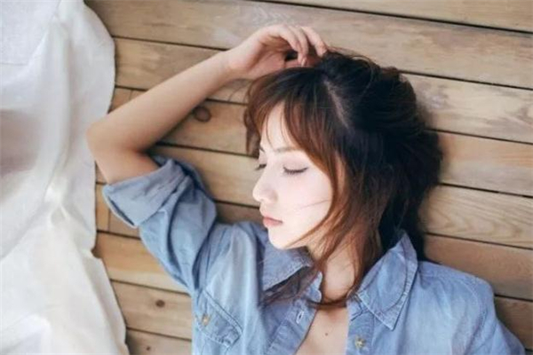 天冷了怎么關(guān)心女生 天冷了關(guān)心女朋友的話(huà)