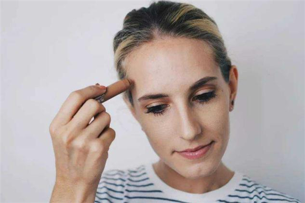 武漢脫發(fā)際線哪家機構(gòu)好 武漢脫發(fā)際線哪里效果好