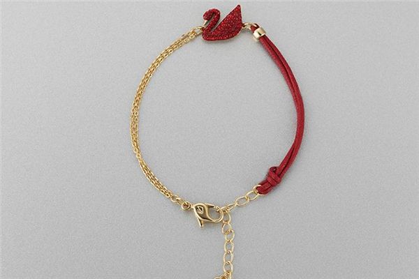 施華洛世奇經(jīng)典款式手鏈有哪些 施華洛世奇十二星座水晶手鏈好嗎 施華洛世奇經(jīng)典款式手鏈有哪些 施華洛世奇十二星座水晶手鏈好嗎