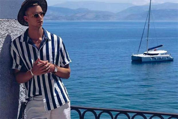 豎條紋襯衫怎么搭配 男生豎條紋襯衫搭配圖片 豎條紋襯衫怎么搭配 男生豎條紋襯衫搭配圖片