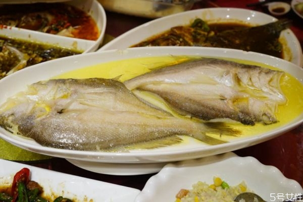 鰱魚有什么營(yíng)養(yǎng)價(jià)值呢 吃鰱魚有什么好處呢 鰱魚有什么營(yíng)養(yǎng)價(jià)值呢 吃鰱魚有什么好處呢