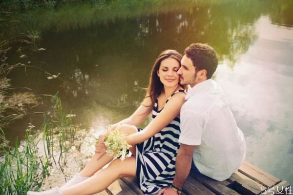 男生喜歡打游戲的女生嗎 愛玩游戲的女生的性格 男生喜歡打游戲的女生嗎 愛玩游戲的女生的性格